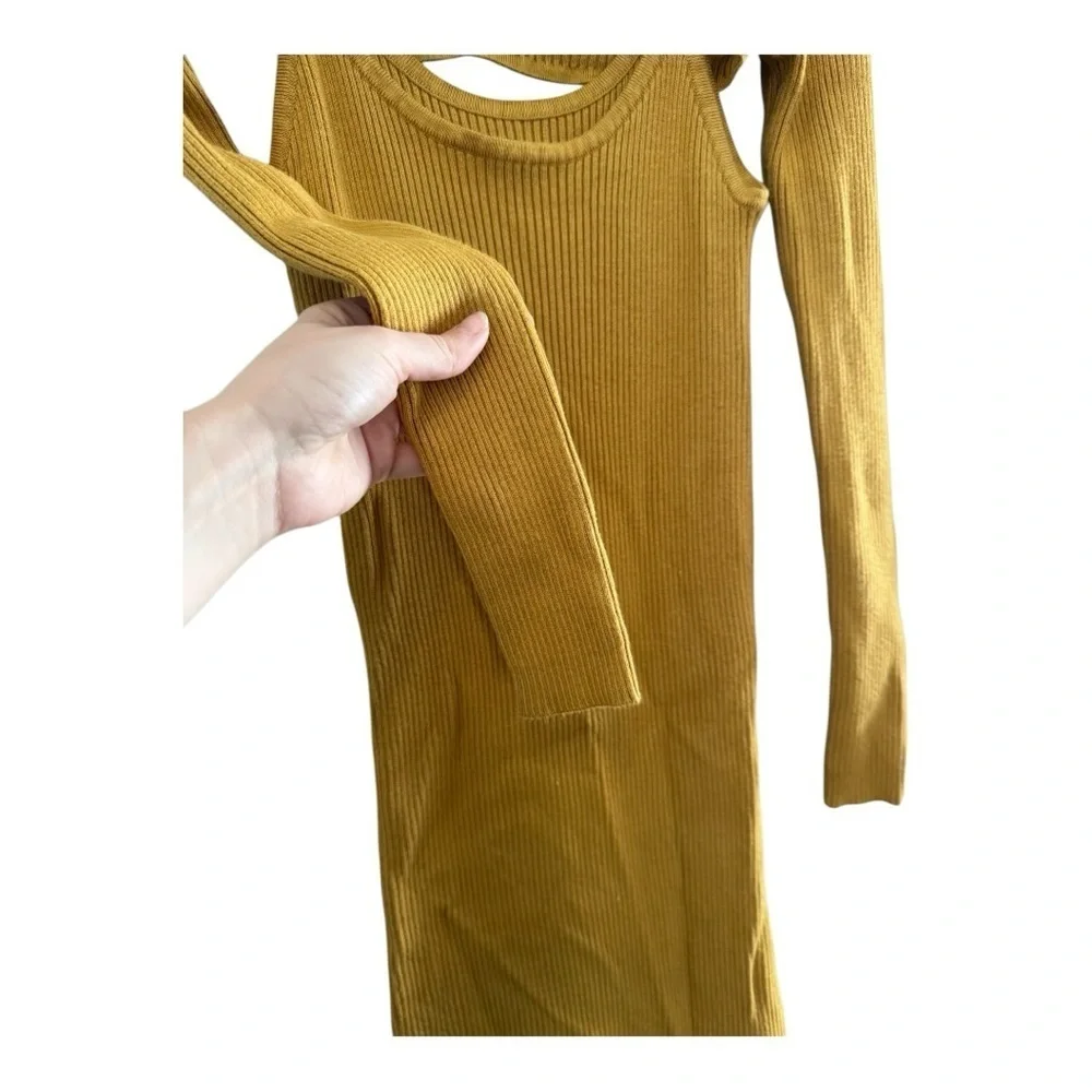 House Of Harlow Ribbed Knit Body Con Dress with Shaw Gold Mustard Size Small